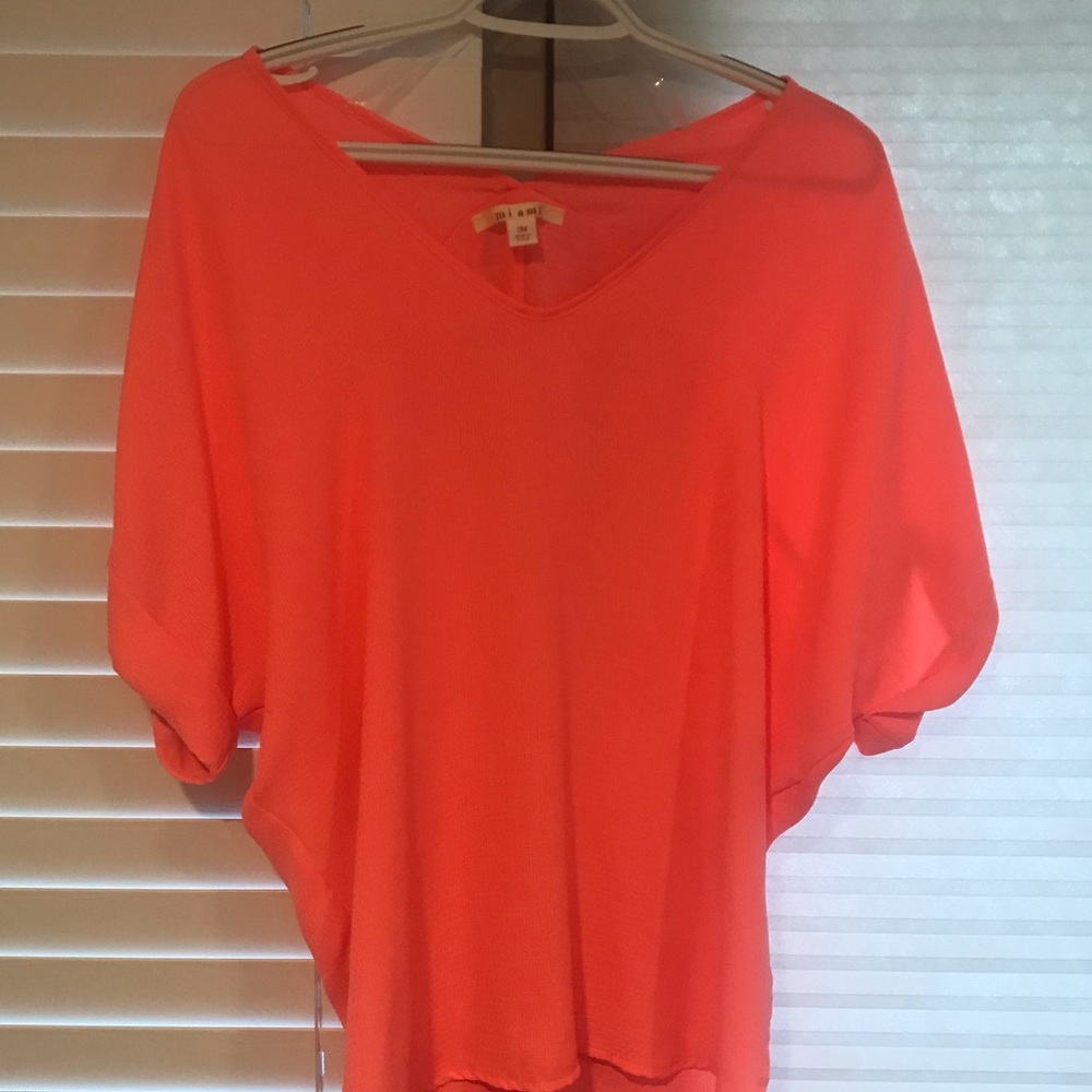 Francesca’s Miami Short-sleeved v-neck top